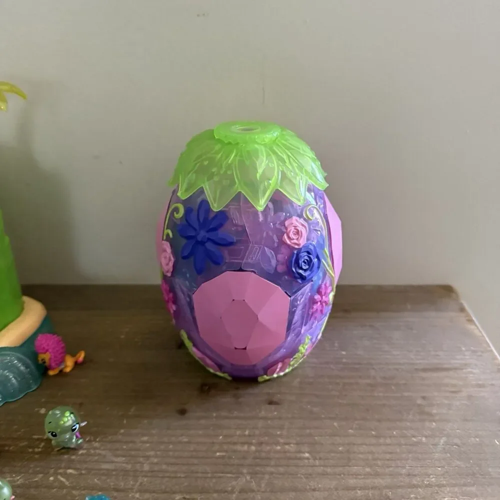 Hatchimals CollEGGtibles TROPICAL PARTY Playset Figures & Crystal Canyon Secret